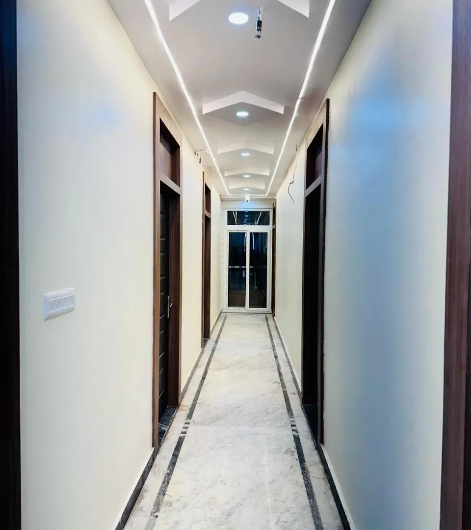 Kashvi Hotels 瓦拉纳西 3*,  印度